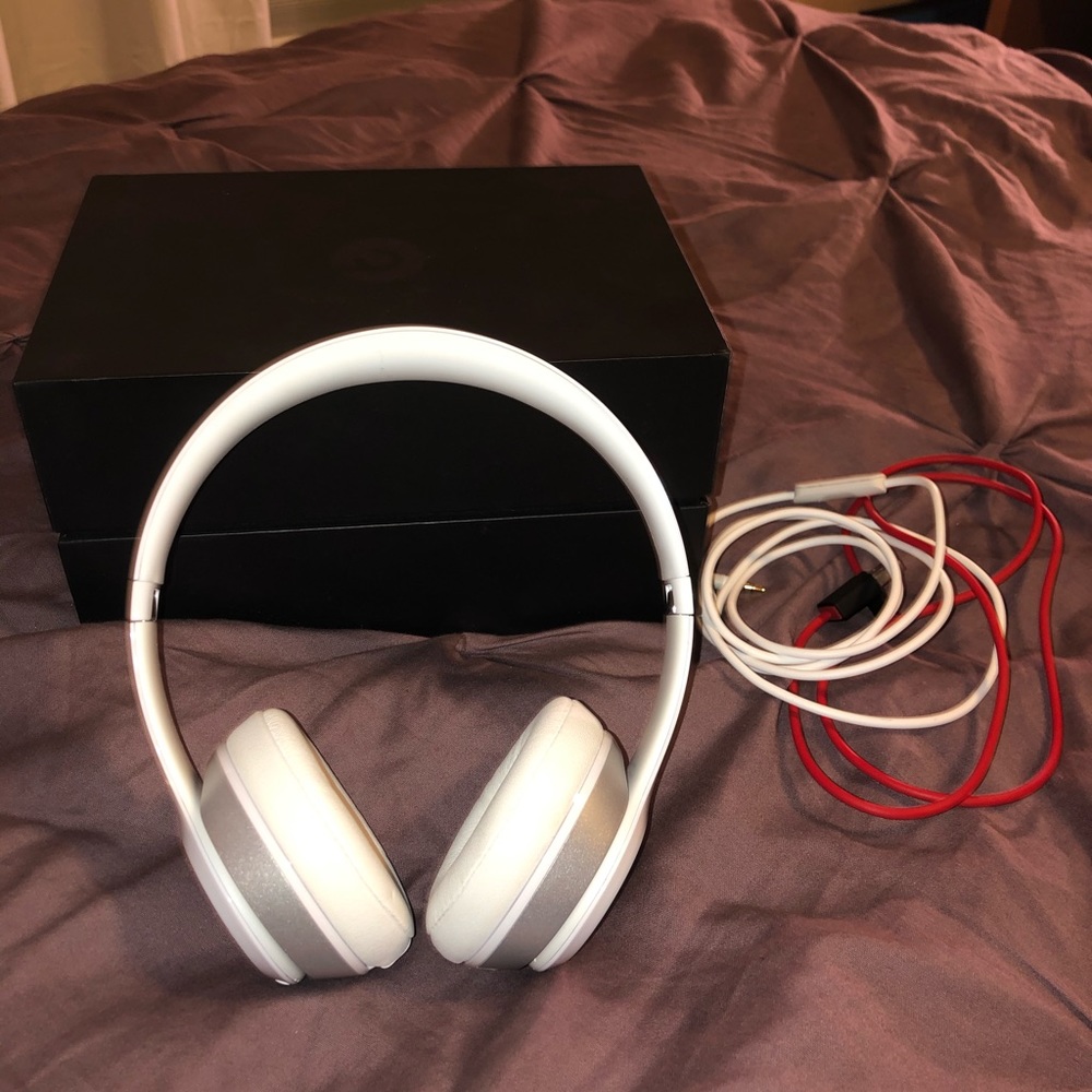 Beats Solo 2 Wireless